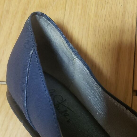 Life Stride Soft System Navy Blue Flats - Picture 7 of 9